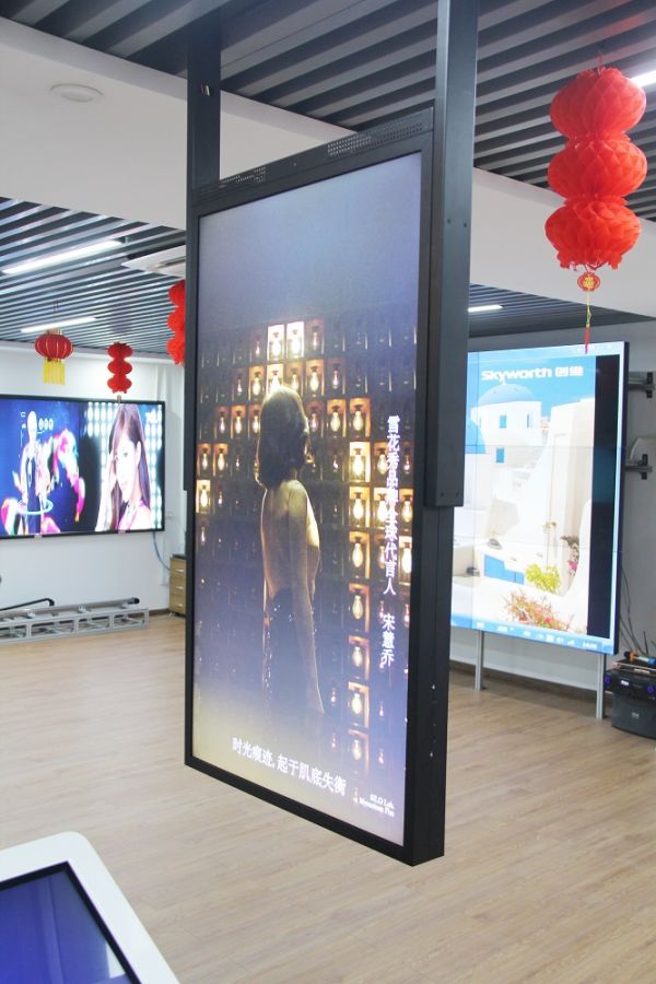 digital window display.jpg